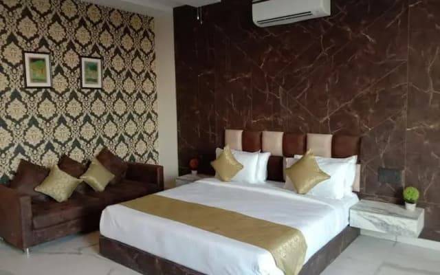 Hotel Padmavati Fort View