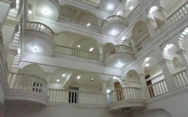 Iroomz Shanbhag Towers International