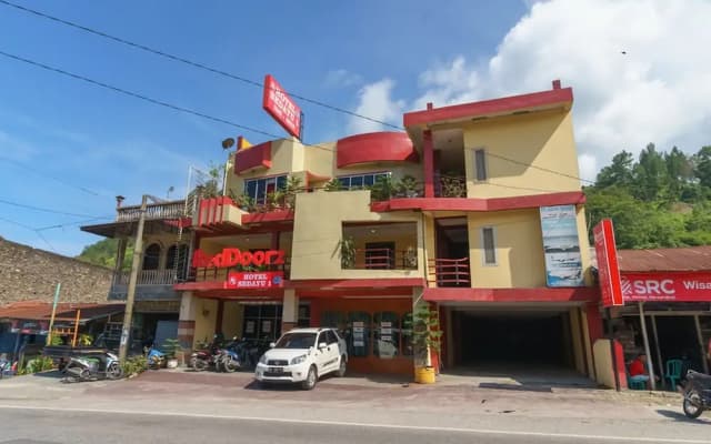 RedDoorz @ Parapat