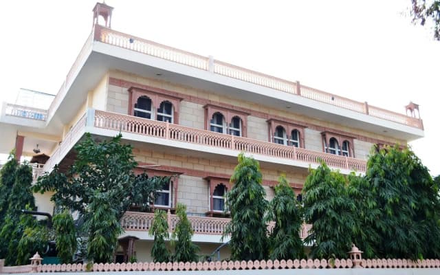 Suryaa Villa - A City Centre Hotel