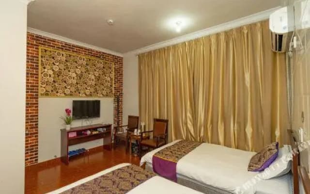 LingYanQiuShe Guesthouse