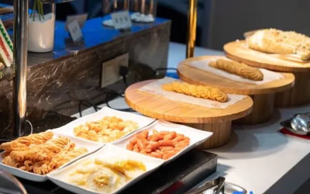 Grace Inn Hotel (Linyi Luozhuang District Ginza Shopping Plaza)