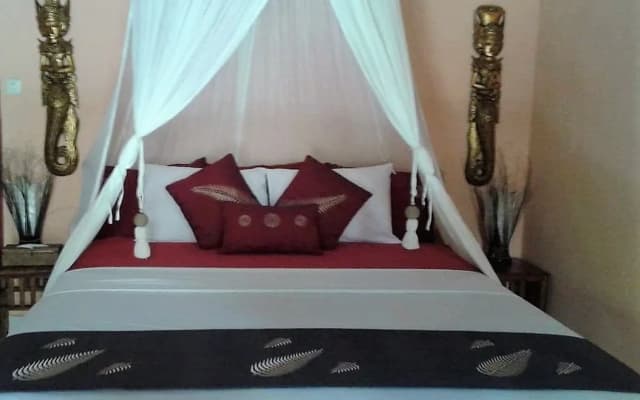 Taman Lituhayu Cottages