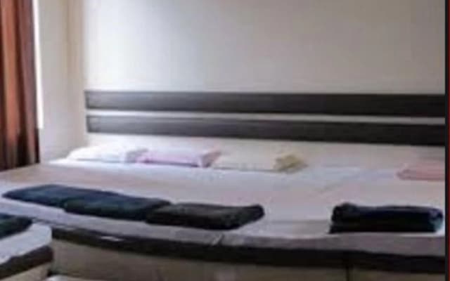 Hotel Maruti Mandapam
