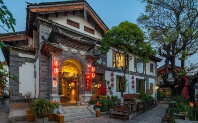 Jiuqi Fuxiang Inn (Lijiang Ancient City Dashuiche Branch)
