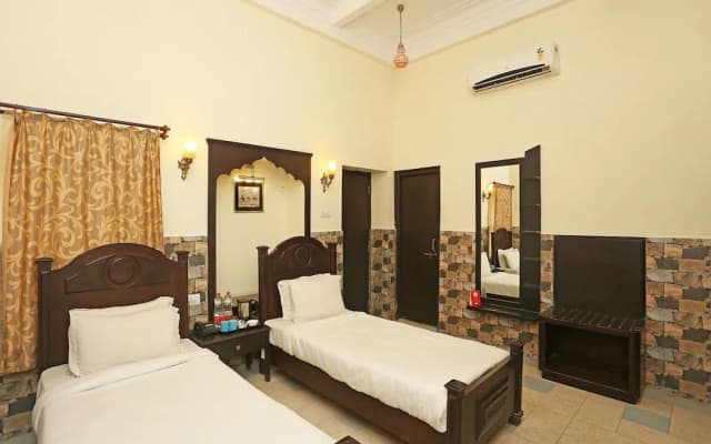 OYO 9666 Hotel The Fateh