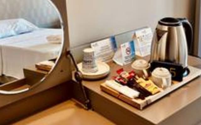 FIFTY5 Suite Hotel