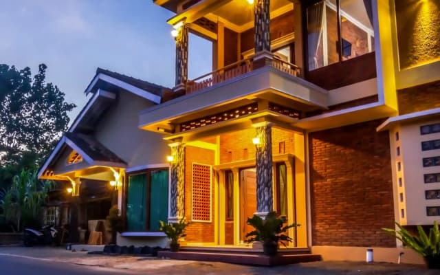 Maher House Borobudur