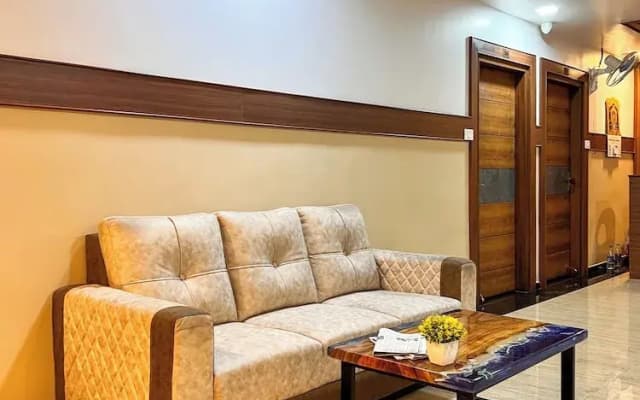 Shri Amman Residency
