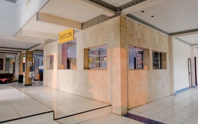 Hotel Dewi by OYO Rooms