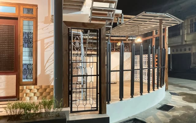 RedDoorz Syariah Near Pasar Aceh Shopping Centre