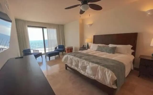 3 Bedroom Condo in Croc's Casino Resort
