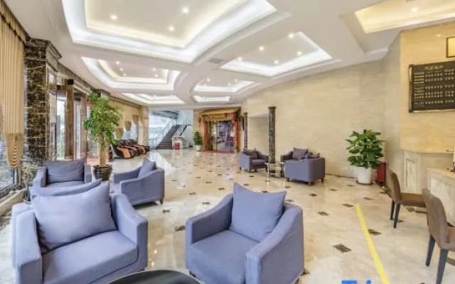 Home Inn Ruibai Cloud Hotel (Longyan Railway Station Zhongshan Road Branch)