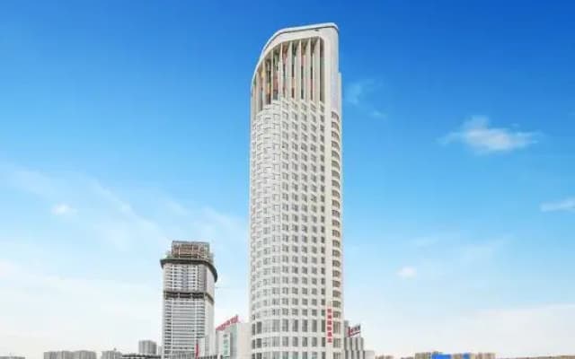 Shuangzhou International Hotel (Urumqi High-speed Railway Station South Square)