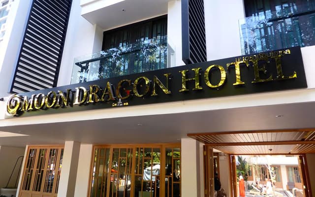 Moon Dragon Hotel