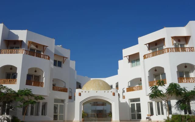 Blue Vision Hotel & Diving College