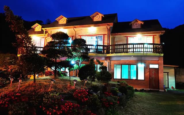 Pocheon Shine Hill Pension