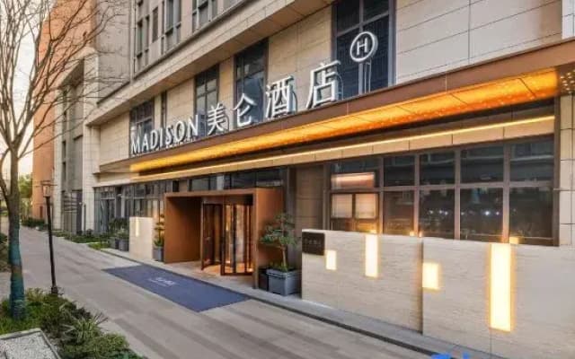 Madison Hotel (Shanghai International Resort Chongxi Road)