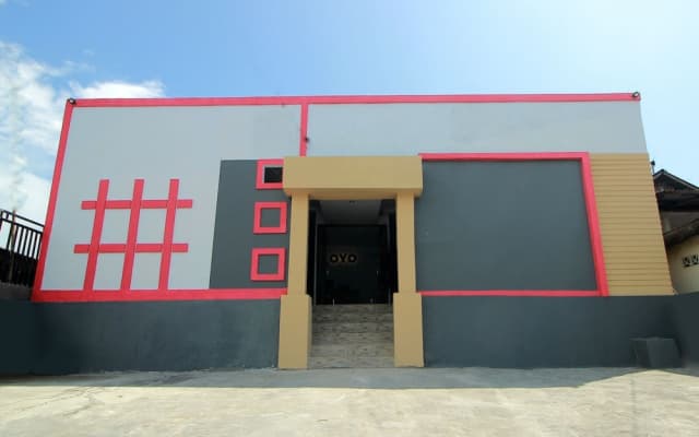 RedDoorz near Jalan Soeprapto Bengkulu