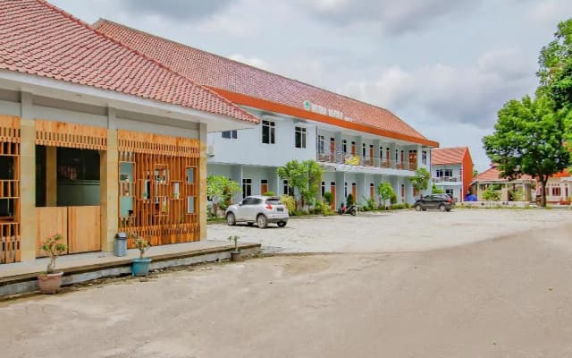 Hotel Karunia PKPRI