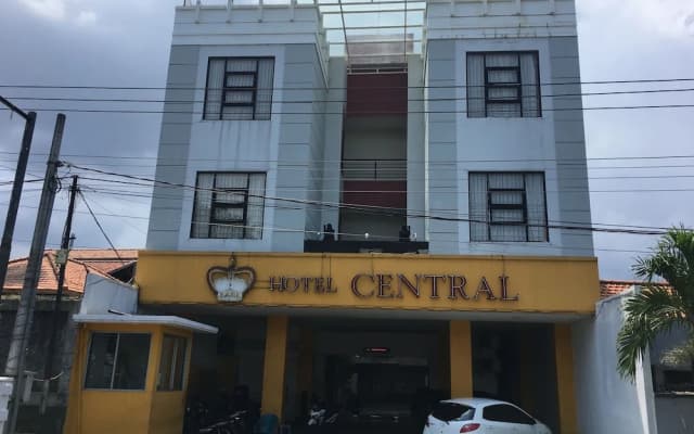 OYO 831 Central Hotel