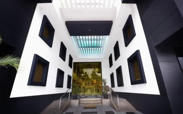 Hotel Pookodans International
