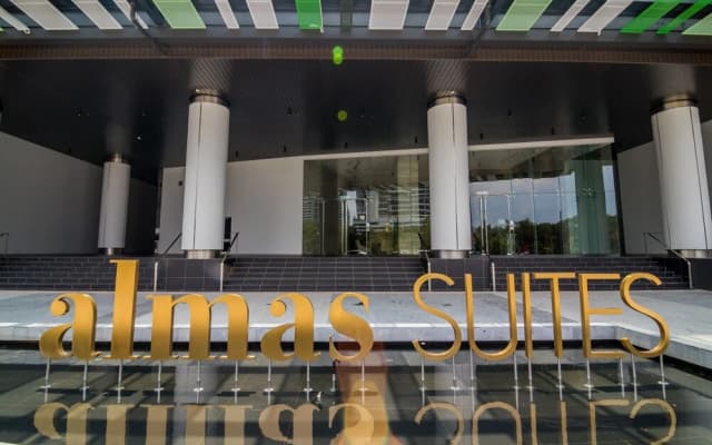 Almas Suites by Subhome