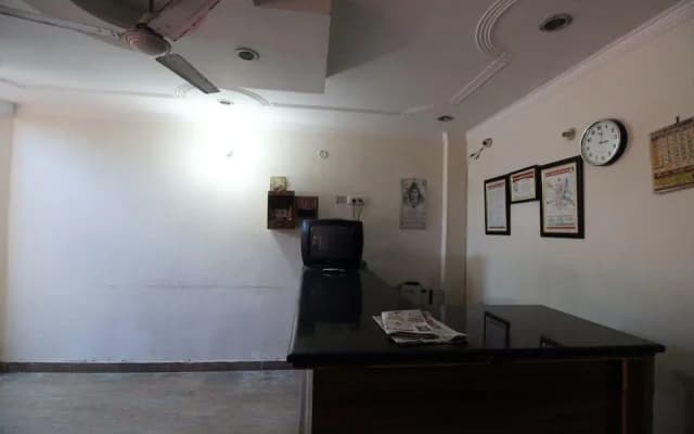 Hotel R K Palace Agra