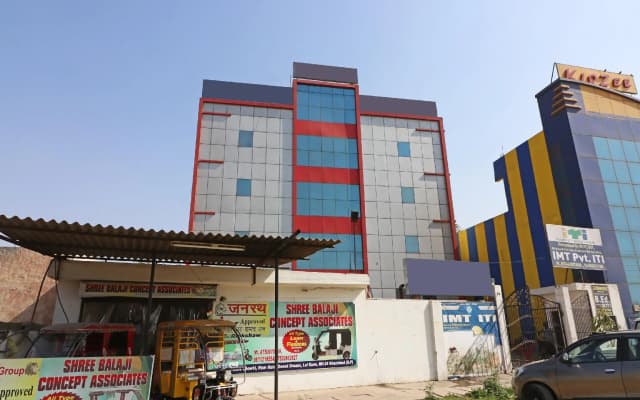 OYO 12123 Hotel Sweet Dreams
