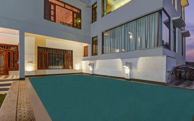 Hotel Karohi Villa