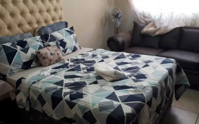 C- Land Guest House Meyerton