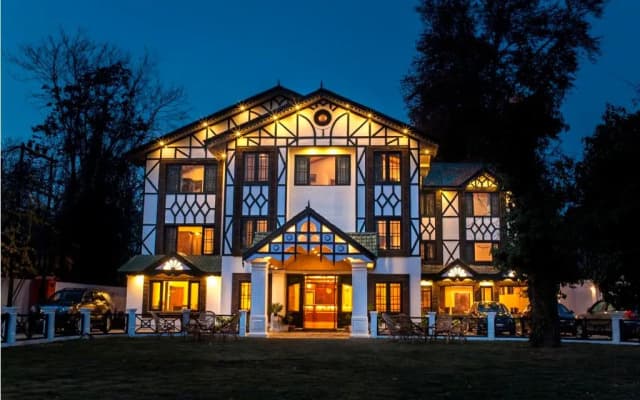 Lemon Tree Hotel Srinagar