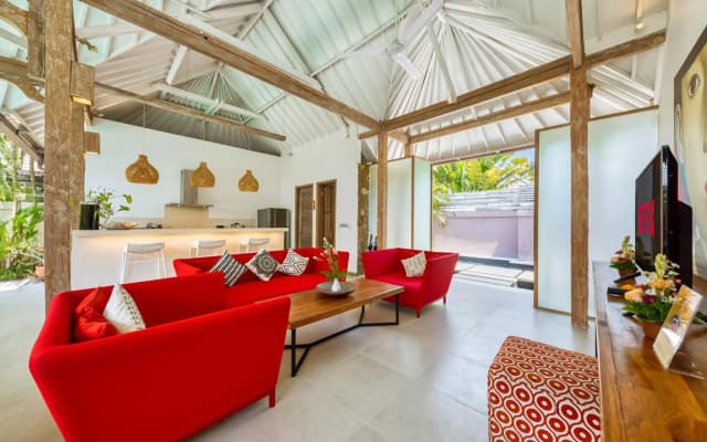*PROMO* 4 bd Spacious villa in strategic location!