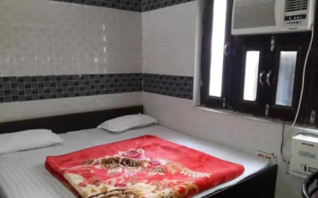 Kripa Dev Guest House Haridwar by Goroomgo