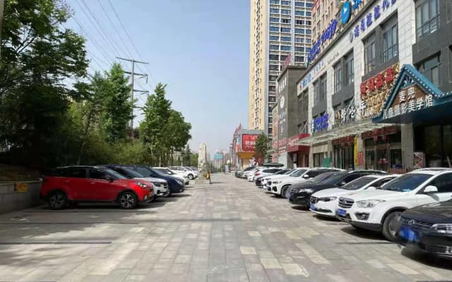 HanTing Hotel (Sanmenxia South Railway Station)