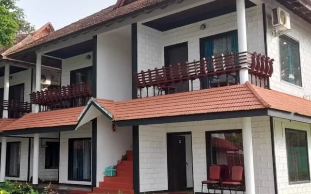 Goldfield Club & Lake Resort, Kumarakom
