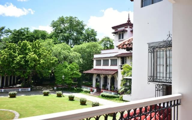 The Henry Suites MiraNila Quezon City