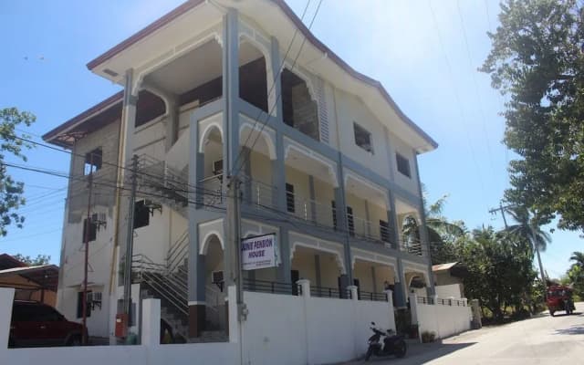 Junie Pension House