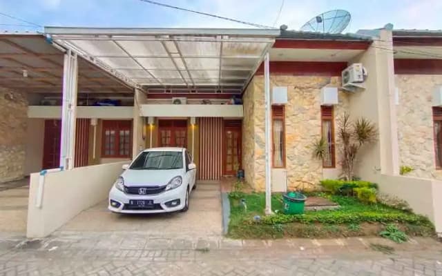 Villa Kusuma Panderman 32 by N2K