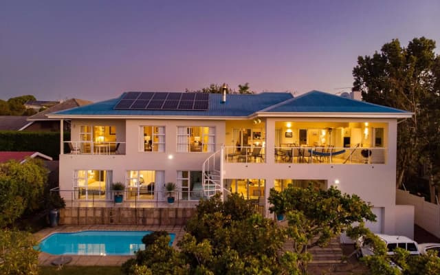 Lovely 2 bedroom rental unit with exquisite views