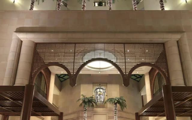 Ambassador Row Hotel Suites by Lanson Place