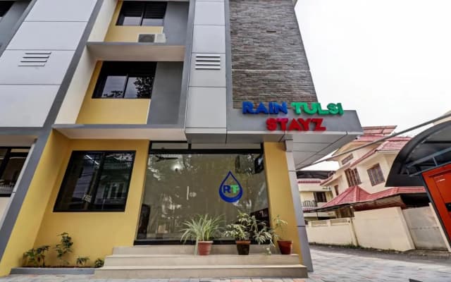 Itsy Hotels Rain Tulsi Stayz, Palarivattom Junction