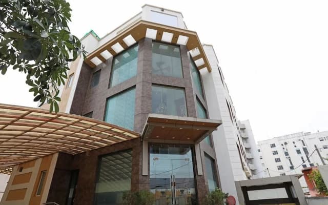 Qcent Gurgaon by Pacific Inn