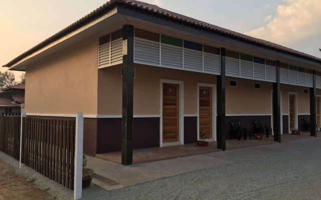 D’ Village Cottage