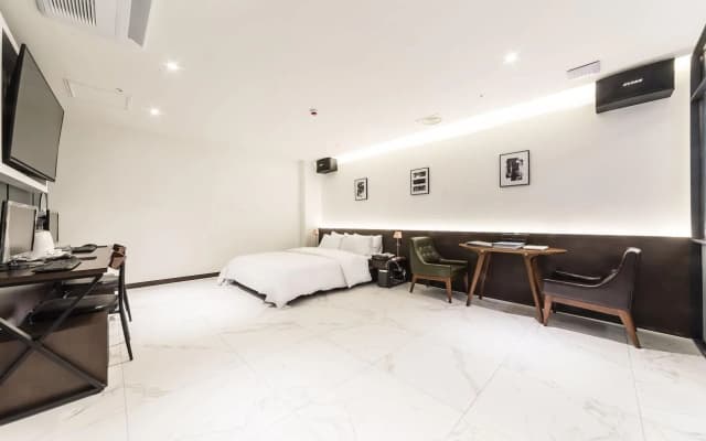 Hotel Plum
