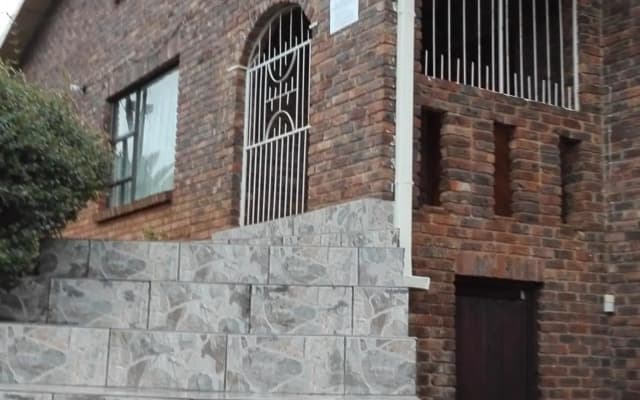 Hamba Kancane Ma-Africa Guest House
