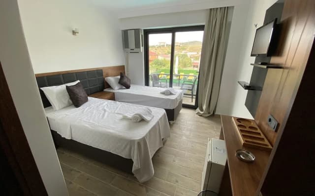 Atas Aqua  Otel Avsa