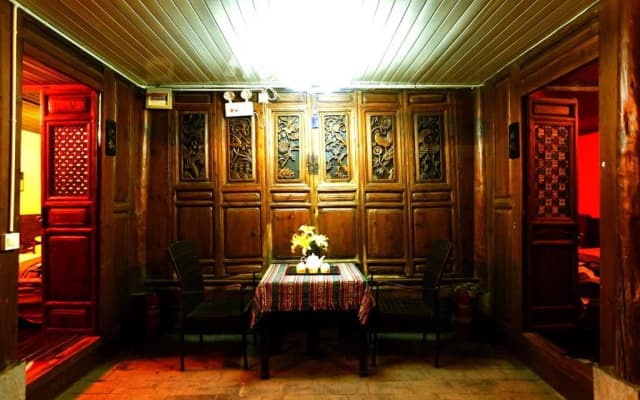 Lijiang Yuese Inn