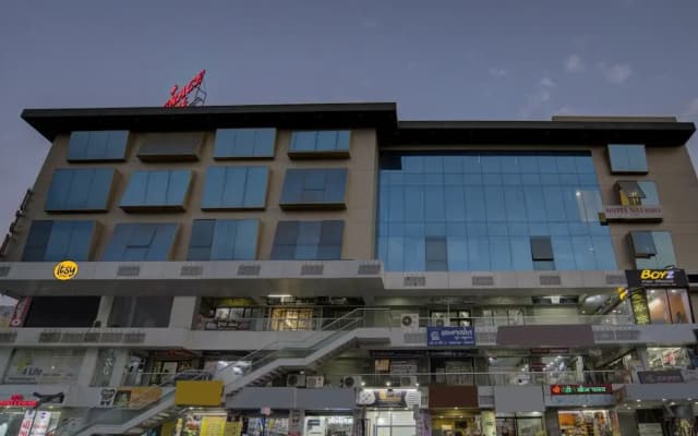 Itsy Hotels Natasha, Vesu, Surat