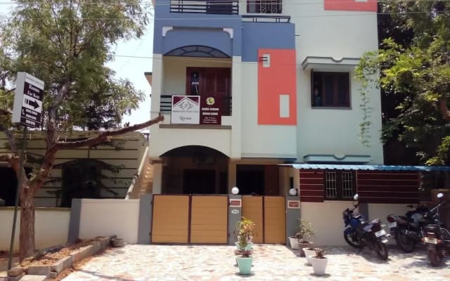 Hotel Barnabas Homestay